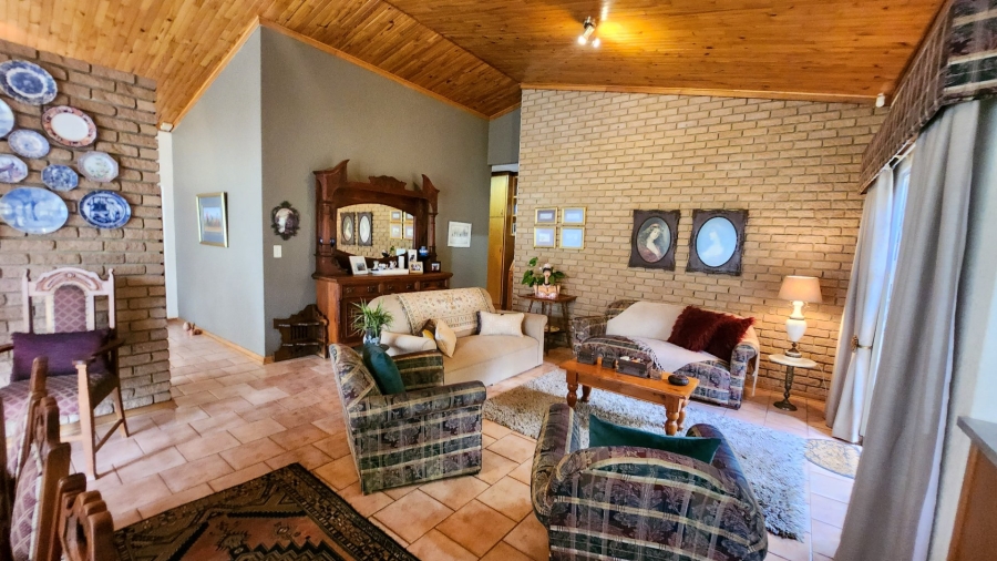 5 Bedroom Property for Sale in Wilkoppies North West